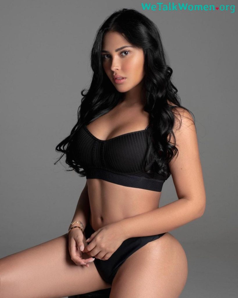 sexy Costa Rican woman